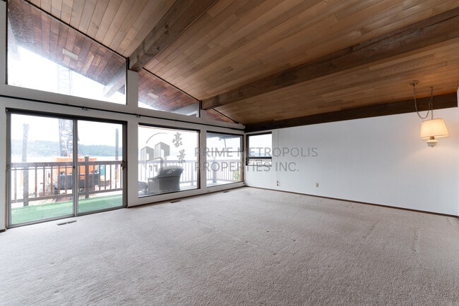 Building Photo - 11258 Riviera Pl NE