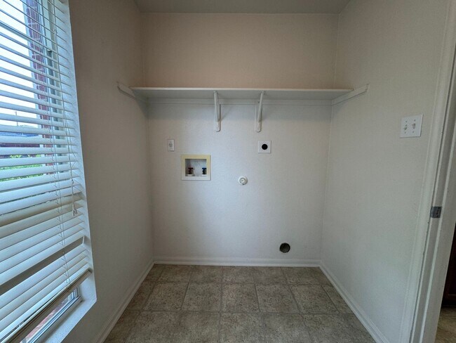 Building Photo - 4-Bedroom House for Rent in Killeen