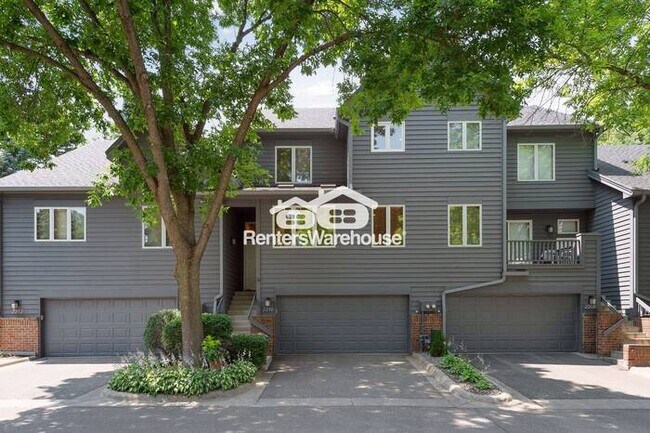 Primary Photo - Available 12/1 - Beautiful Minnetonka Town...