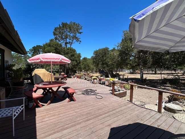 Building Photo - Charming 3-Bed, 2-Bath Home with Large Bac...