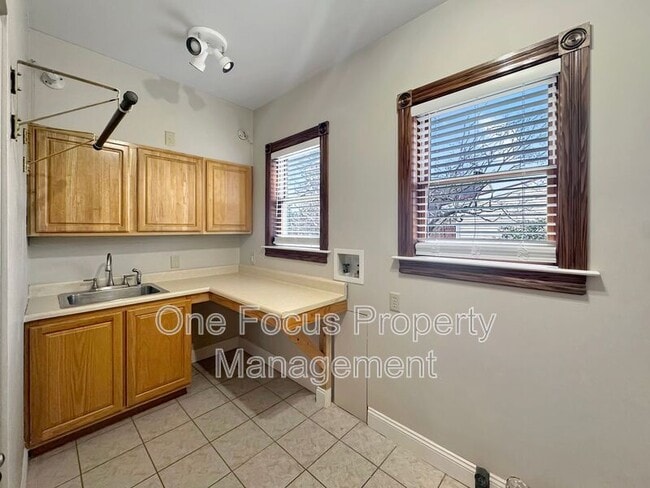 Building Photo - 340 Washington St N