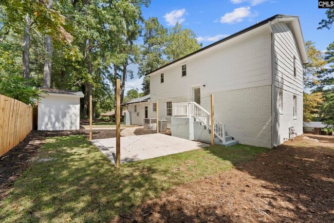 Building Photo - 104 Dogwood Ave