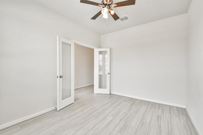 Building Photo - 9123 Eskesen Dr