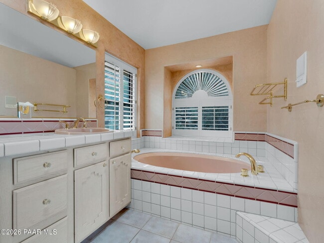 Building Photo - 3160 Rainbow Ridge Dr