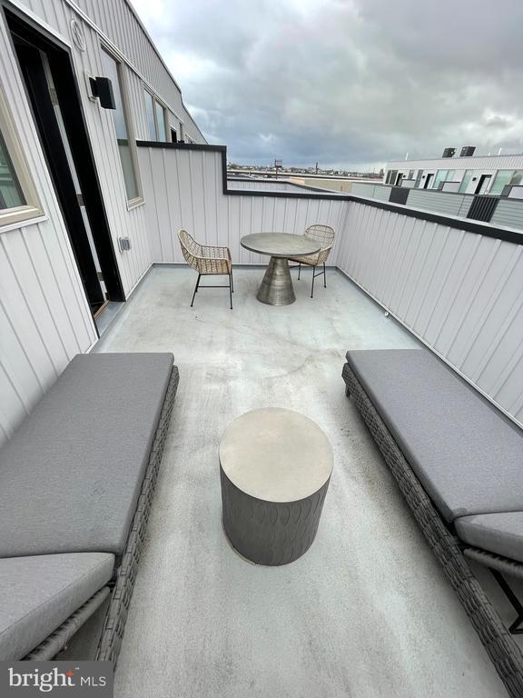 Building Photo - 3125 Beachview Ln