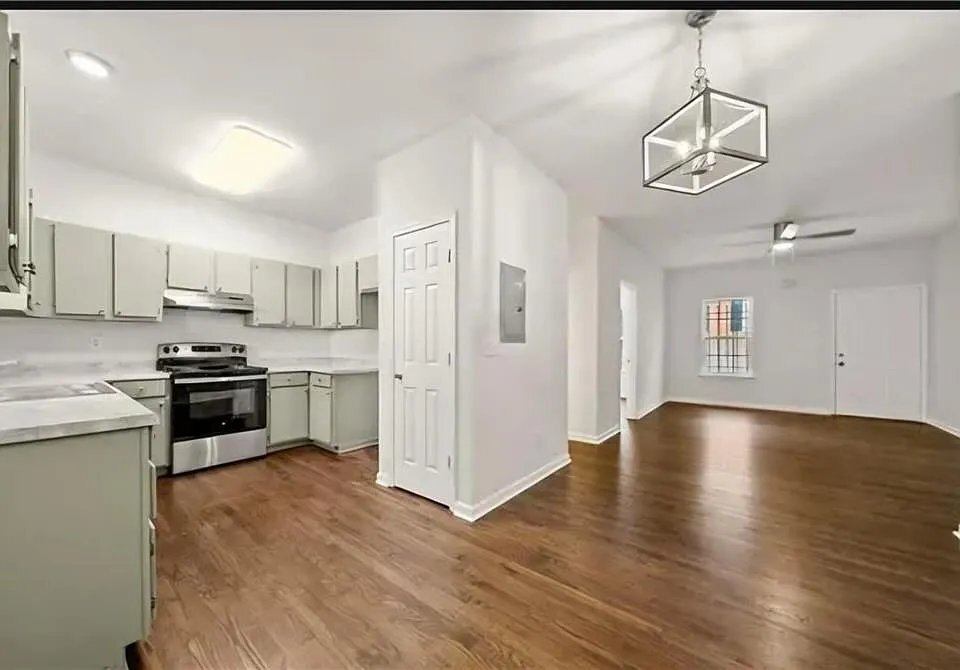 Building Photo - 1021 Ada Ave NW