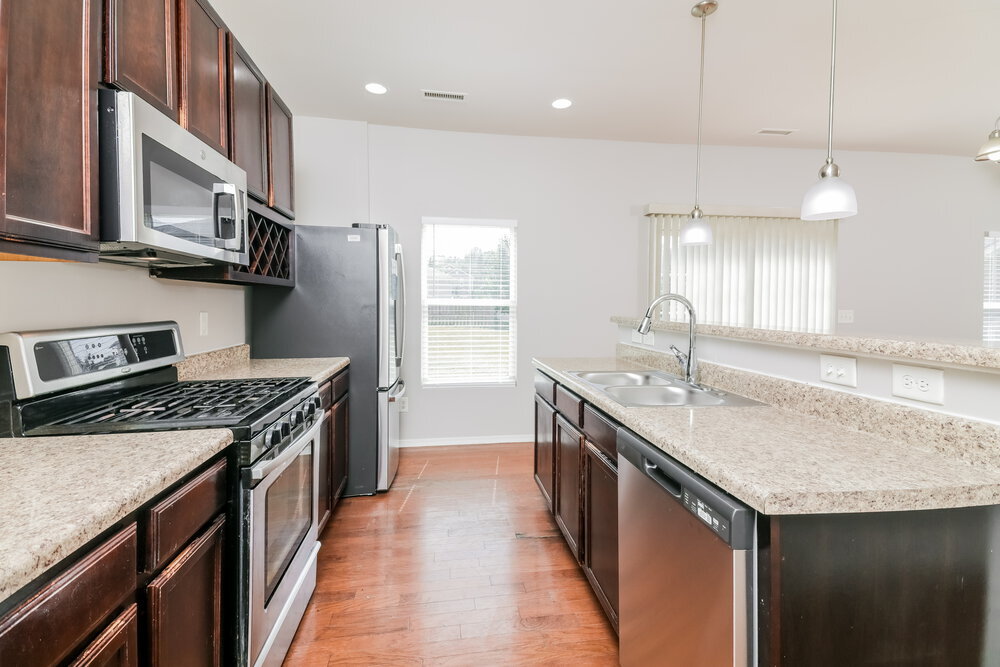 Building Photo - 547 Kerriann Ln