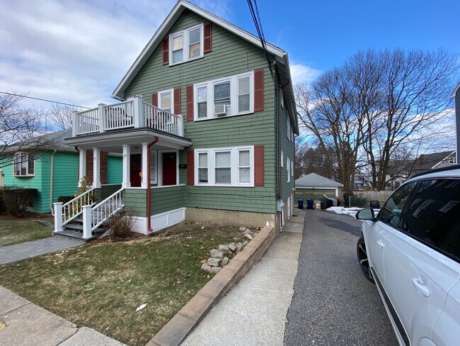 Building Photo - 98 Whitford St