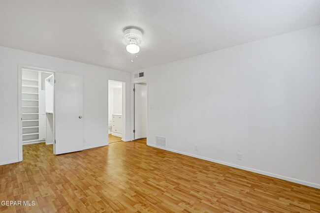 Building Photo - 252 Shadow Mountain Dr