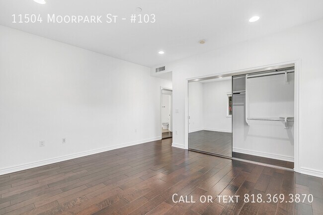 Building Photo - 11504 Moorpark St