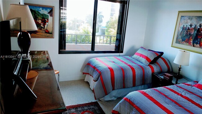 Building Photo - 251 Crandon Blvd