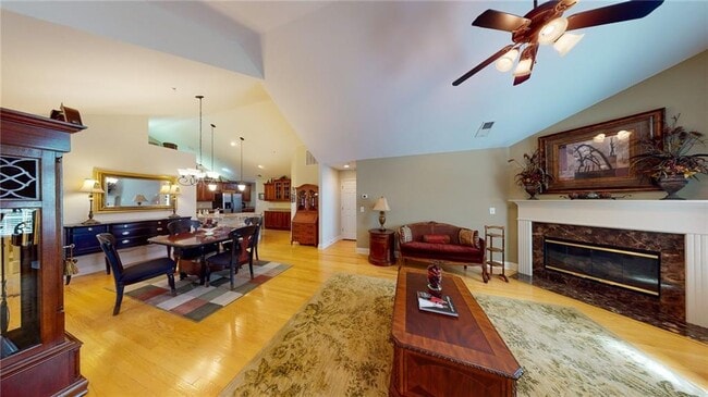 Building Photo - 100 Highlands Ridge Pl SE