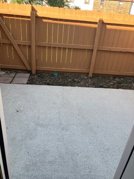 Building Photo - 5353 Shiloh Dr