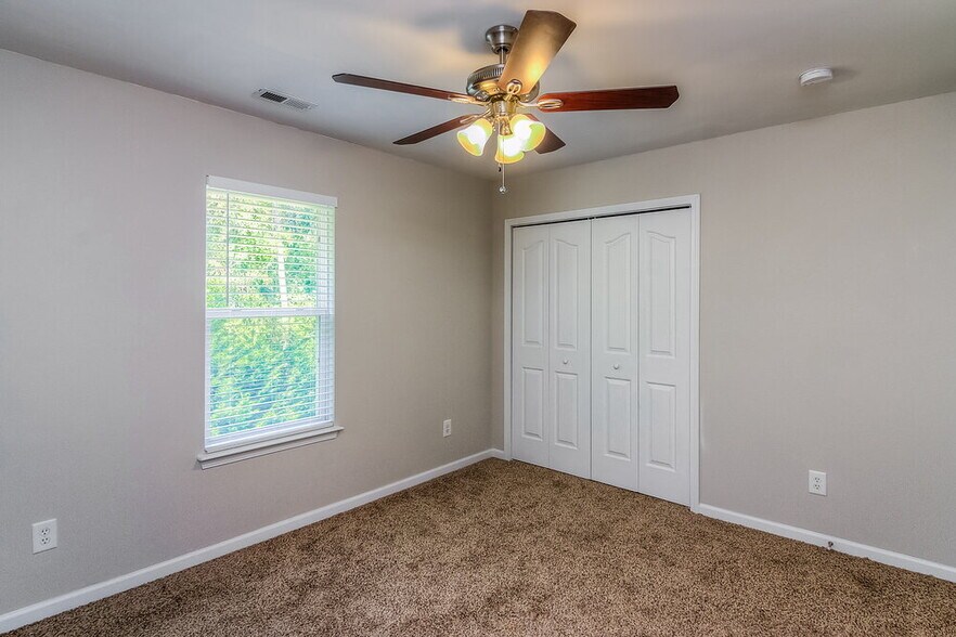 Building Photo - 523 Mountain Quail Dr
