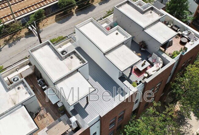 Building Photo - 988 DeKalb Ave NE