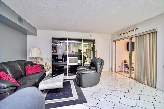 Building Photo - 14895 Builtmore Way