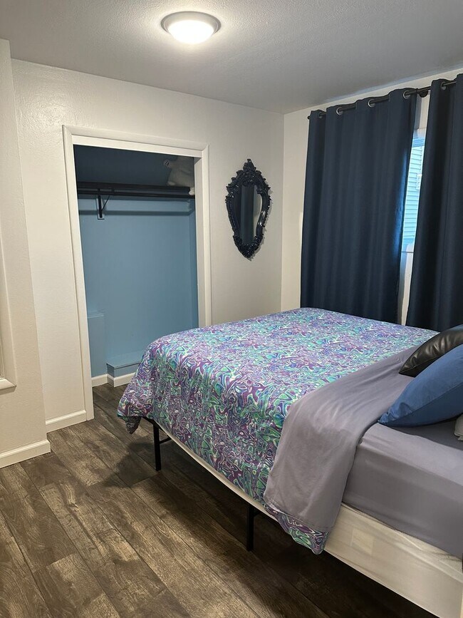 Building Photo - 521 N St