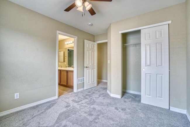 Building Photo - 2370 Windmill Dr