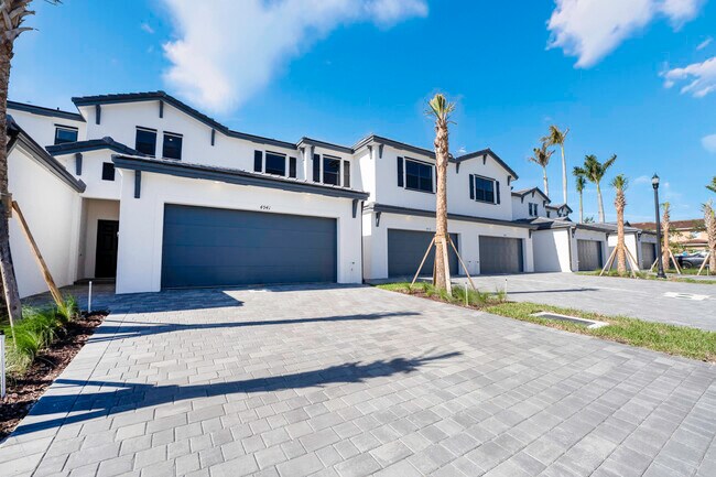 Building Photo - 3024 Green Palm Ct