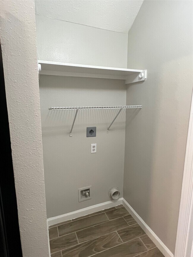 Building Photo - 12035 Duane St