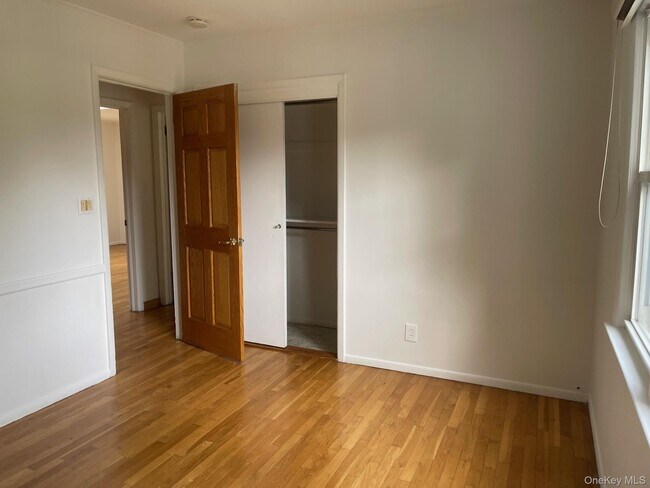 Building Photo - 66 Laron Dr
