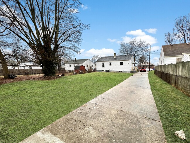 Building Photo - 1432 Parkamo Ave
