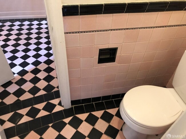 Building Photo - 1537 34th Ave