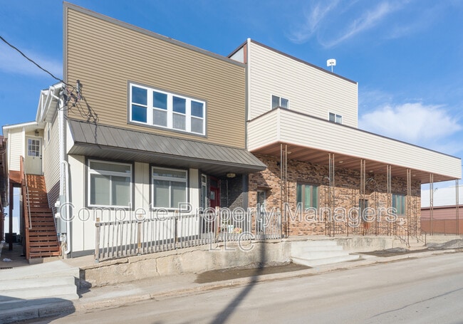 Building Photo - 103 Main St E