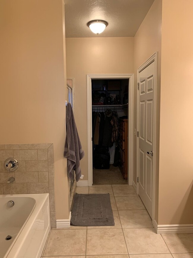 Building Photo - Luxury Living in Downtown Provo