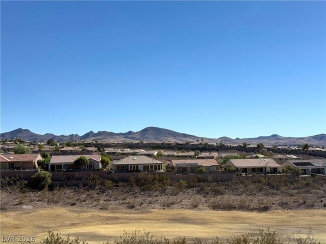 Building Photo - 2875 Scotts Valley Dr