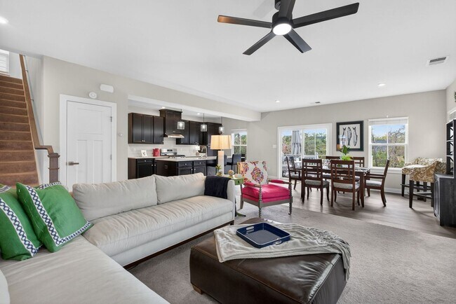 Building Photo - 9733 Goldenrod Ct