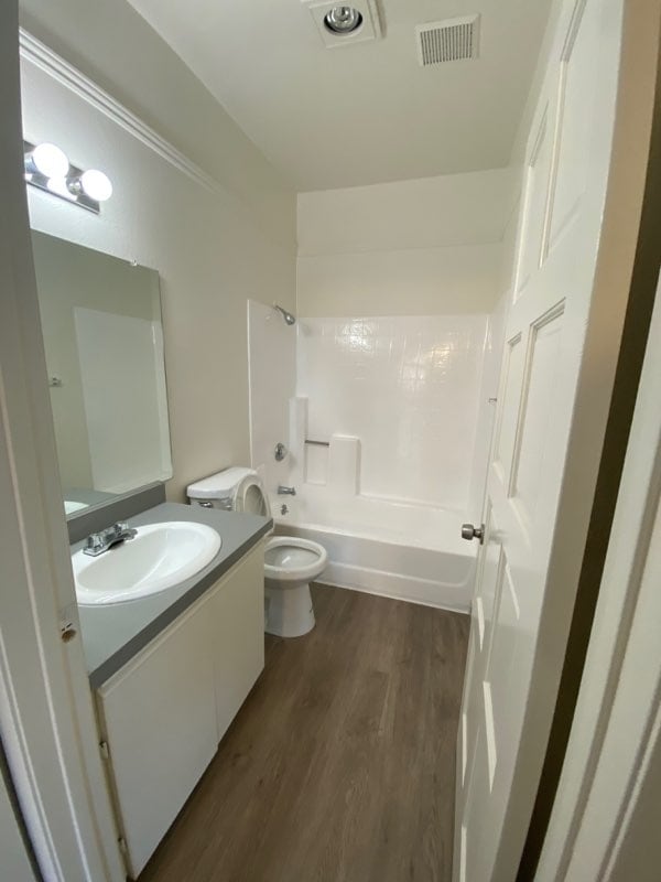 Building Photo - 4343 Whitsett Ave