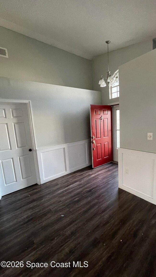 Building Photo - 2555 Street Pauls Dr