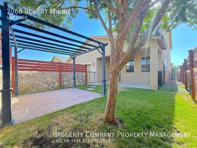 Building Photo - 2068 Robert Minnie