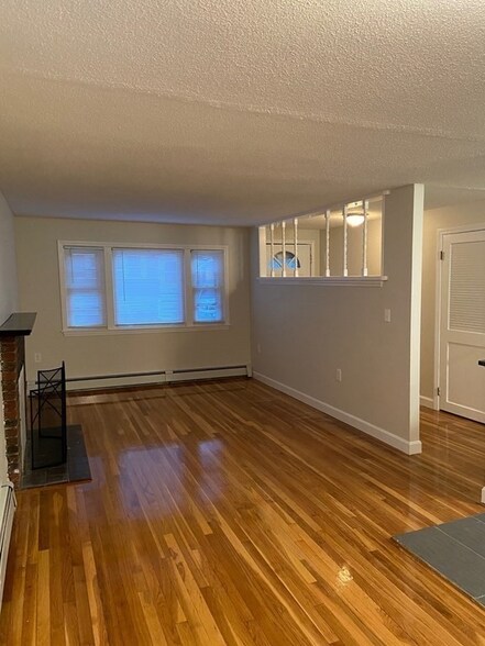 Primary Photo - 42 Leverett Ave