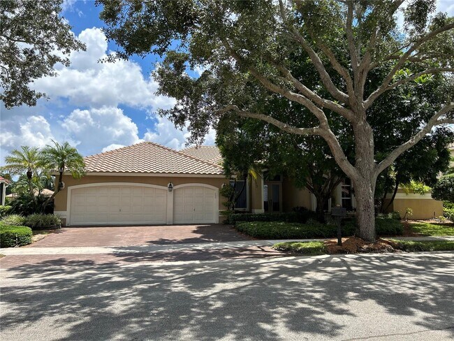 Building Photo - 2726 Meadowood Dr