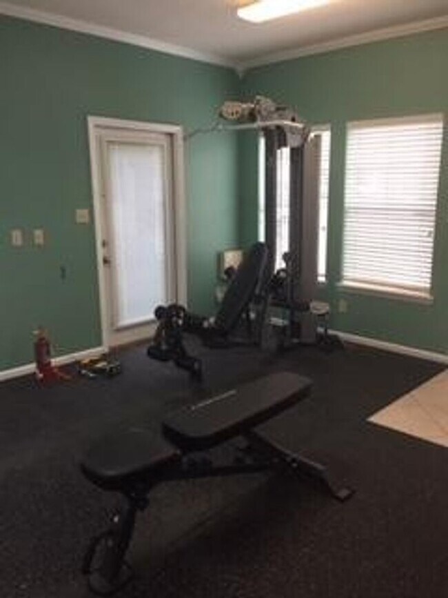 Building Photo - Fully Renovated 2B/2B condo located behind...