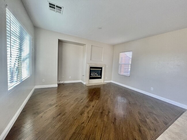 Building Photo - SPACIOUS 3 BEDROOM + LOFT | SILVERSTONE RANCH | GILCREASE ORCHARD VIEWS