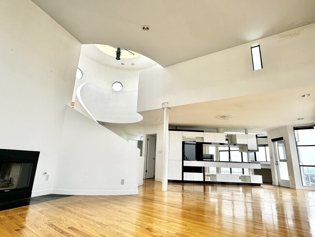 Building Photo - 65 Gravatt Dr