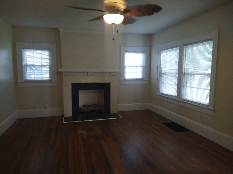 Building Photo - 1110 Hinshaw St