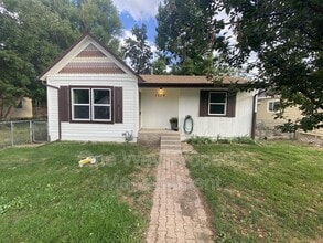 Building Photo - 1330 E 7th St