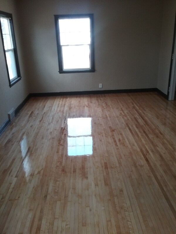 Building Photo - 639 19th Ave NE