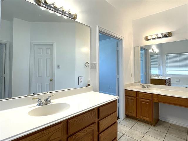 Building Photo - 4400 Avebury Dr