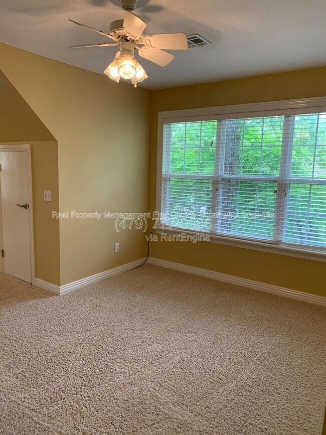 Building Photo - 300 Genesis Dr