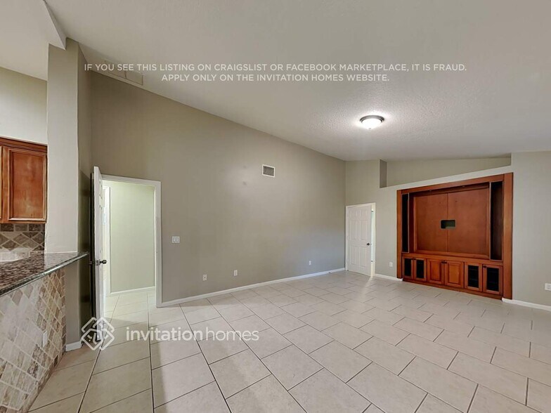 Building Photo - 2293 Stonegate Dr