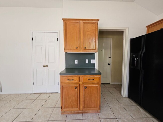 Building Photo - 4211 Breckenridge Dr