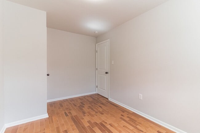 Building Photo - Two bedroom one Bathroom House for rent