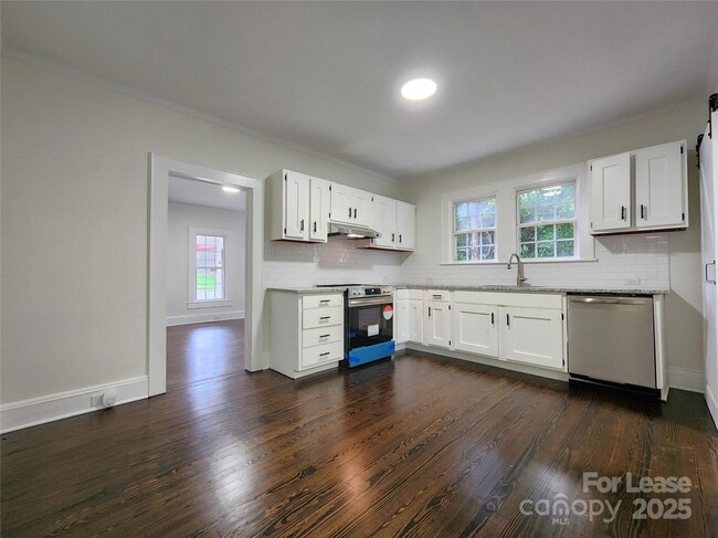 Primary Photo - 179 Duval St NW