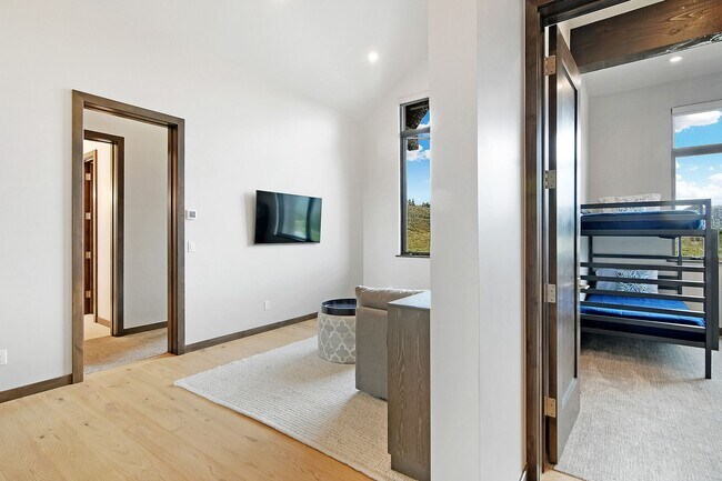 Building Photo - Luxury ski season rental is an entertainer...