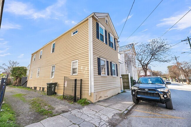 Building Photo - $500.00 OFF FIRST MONTHS MOVE IN SPECIAL W...